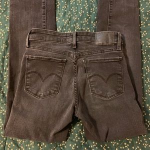 VINTAGE LEVI’S (712 slim)
